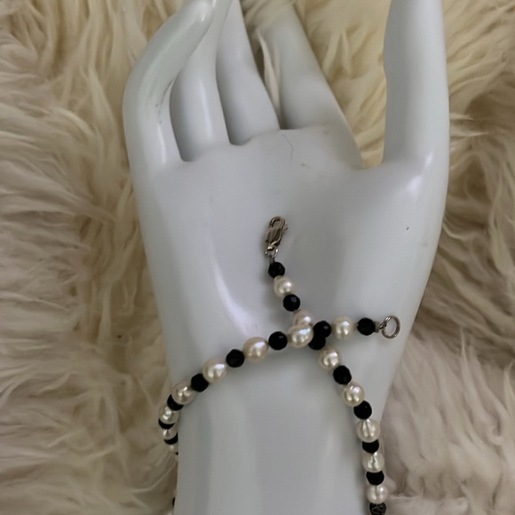 16.5” Akoya pearls with onyx - Picture 5 of 6
